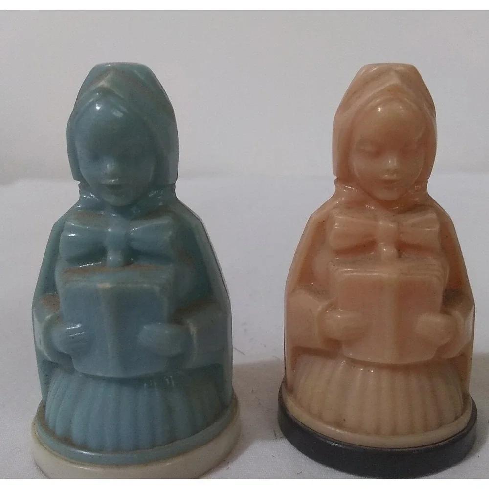 Salt Pepper Shakers 2 Sets Household Plastics Colonial Women Pilgrim 2